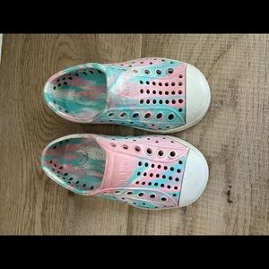 Native Shoes Jefferson Child Toddler pink and blue
